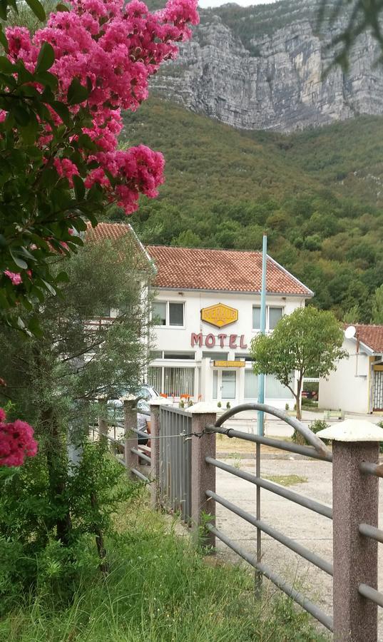 Motel And Restaurant Odusak Dreznjak Exterior photo